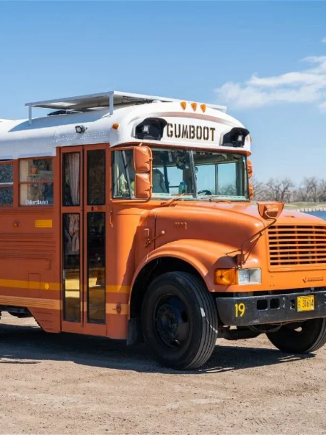 For Sale: 23′ Fully off-Grid Amazing Skoolie